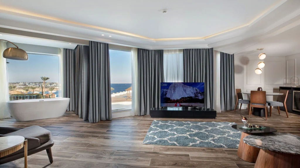 الفندق بيراميزا بيتش ريزورت - شرم الشيخ